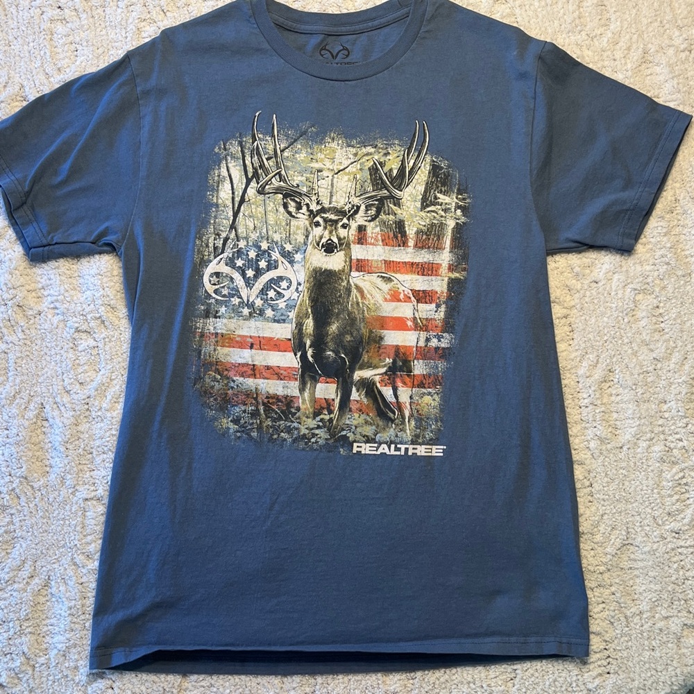 Realtree Navy Deer and Flag T-Shirt men’s Medium